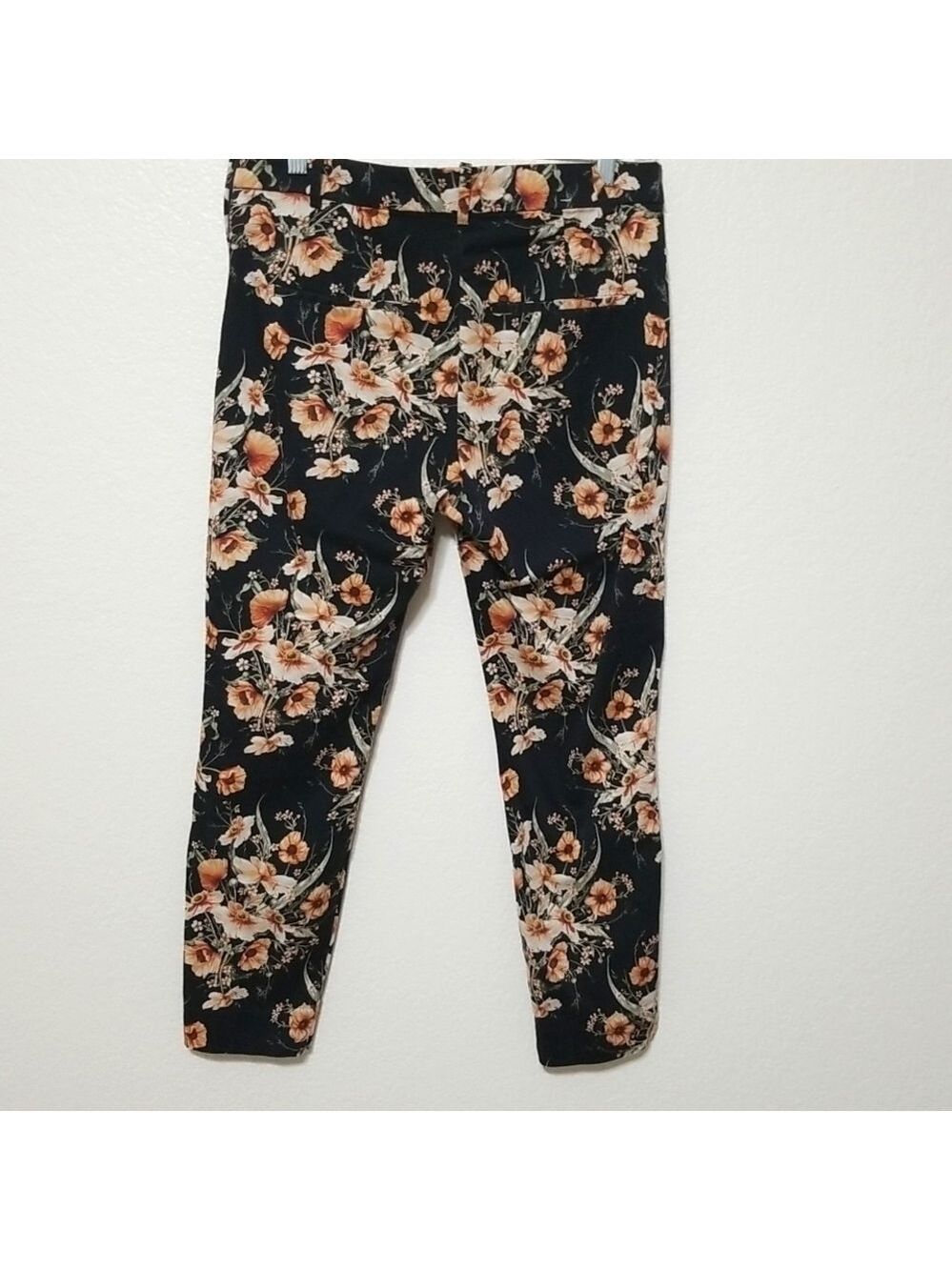 H&M ankle croped pants ,great design, size 10 .Cotton and polyester blend.Zipped - Picture 4 of 10